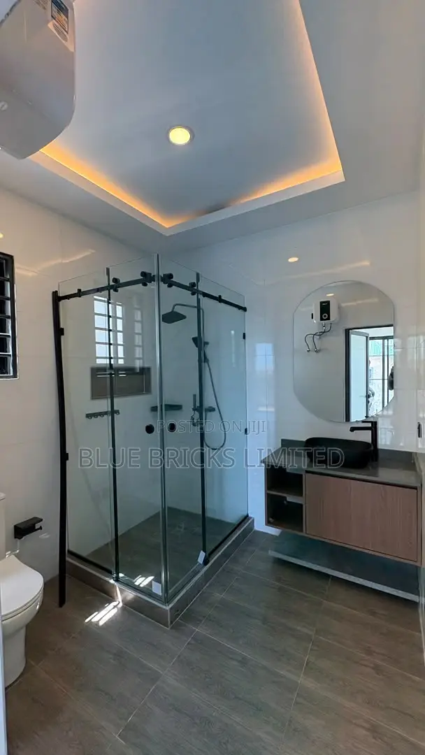 4bdrm House in Spintex, Baatsona Total for rent