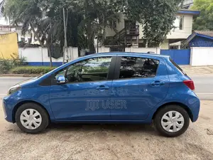 Toyota Vitz 1.3 FWD 5dr 2015 Blue