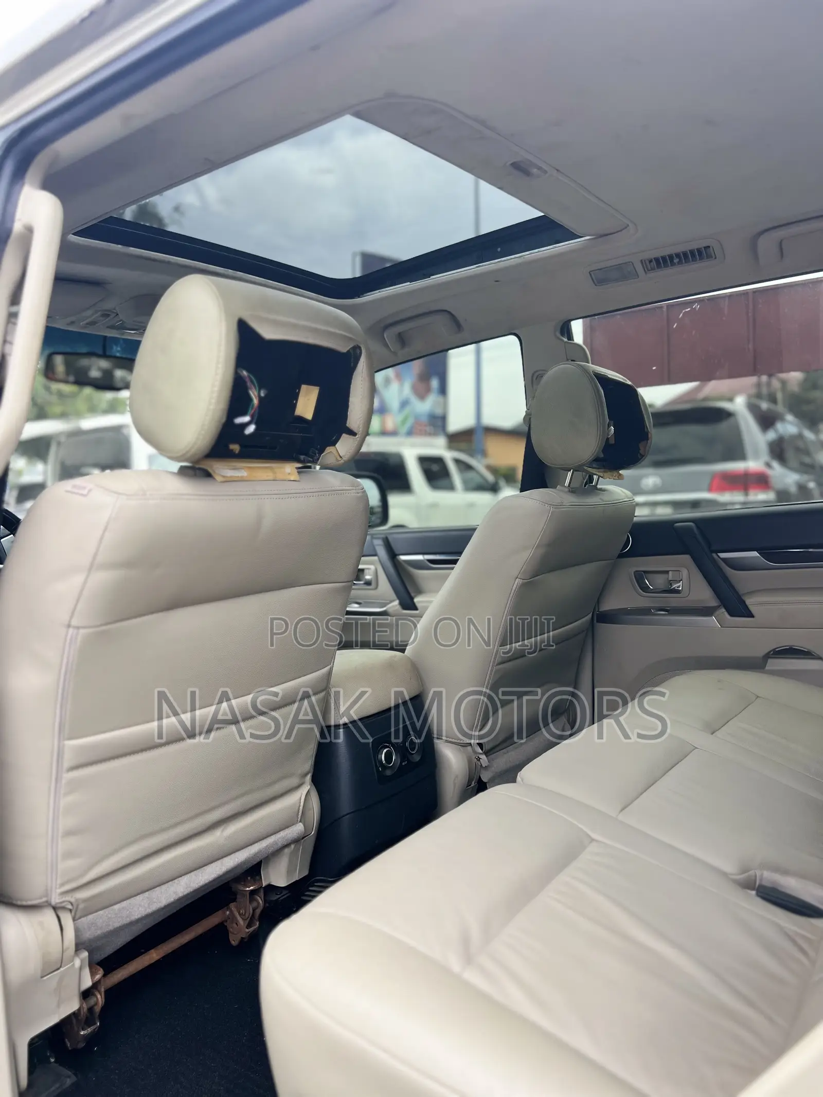 Mitsubishi Pajero V80 3.8 V6 GLS 2016 Gold
