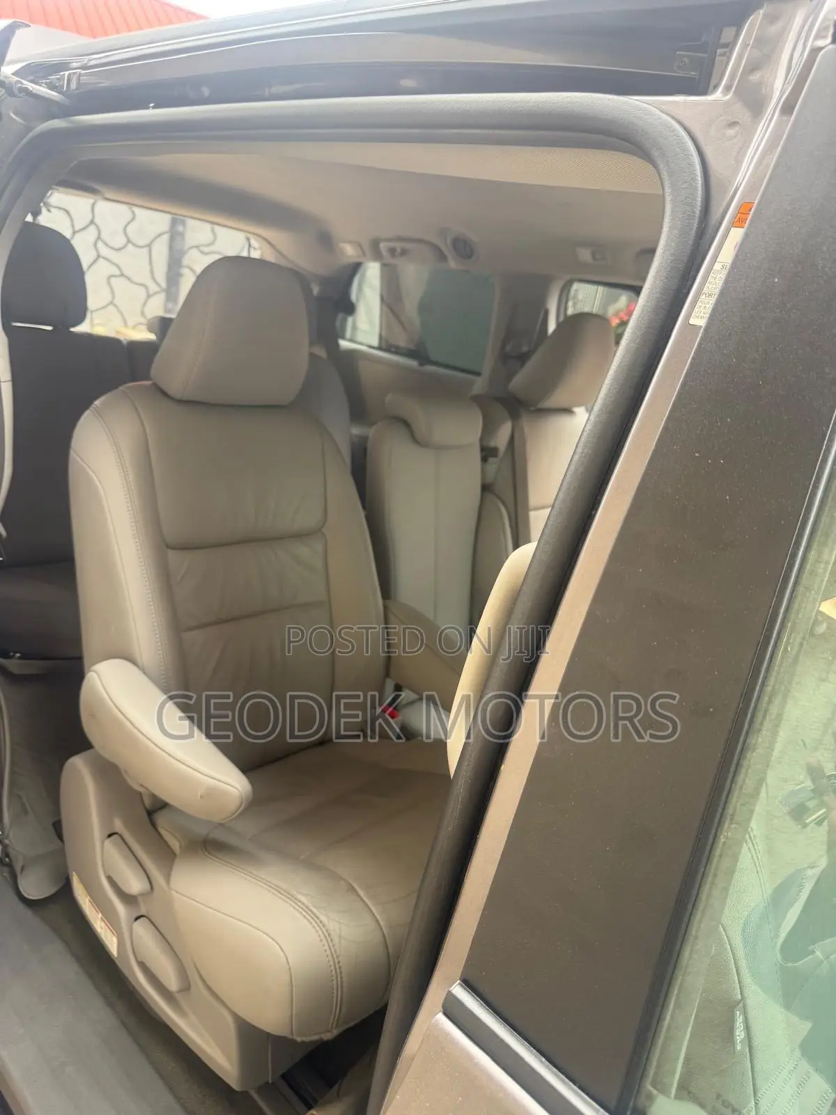 Toyota Sienna XLE Premium 7 Passenger (3.5L 6cyl 8A) 2017 Gray