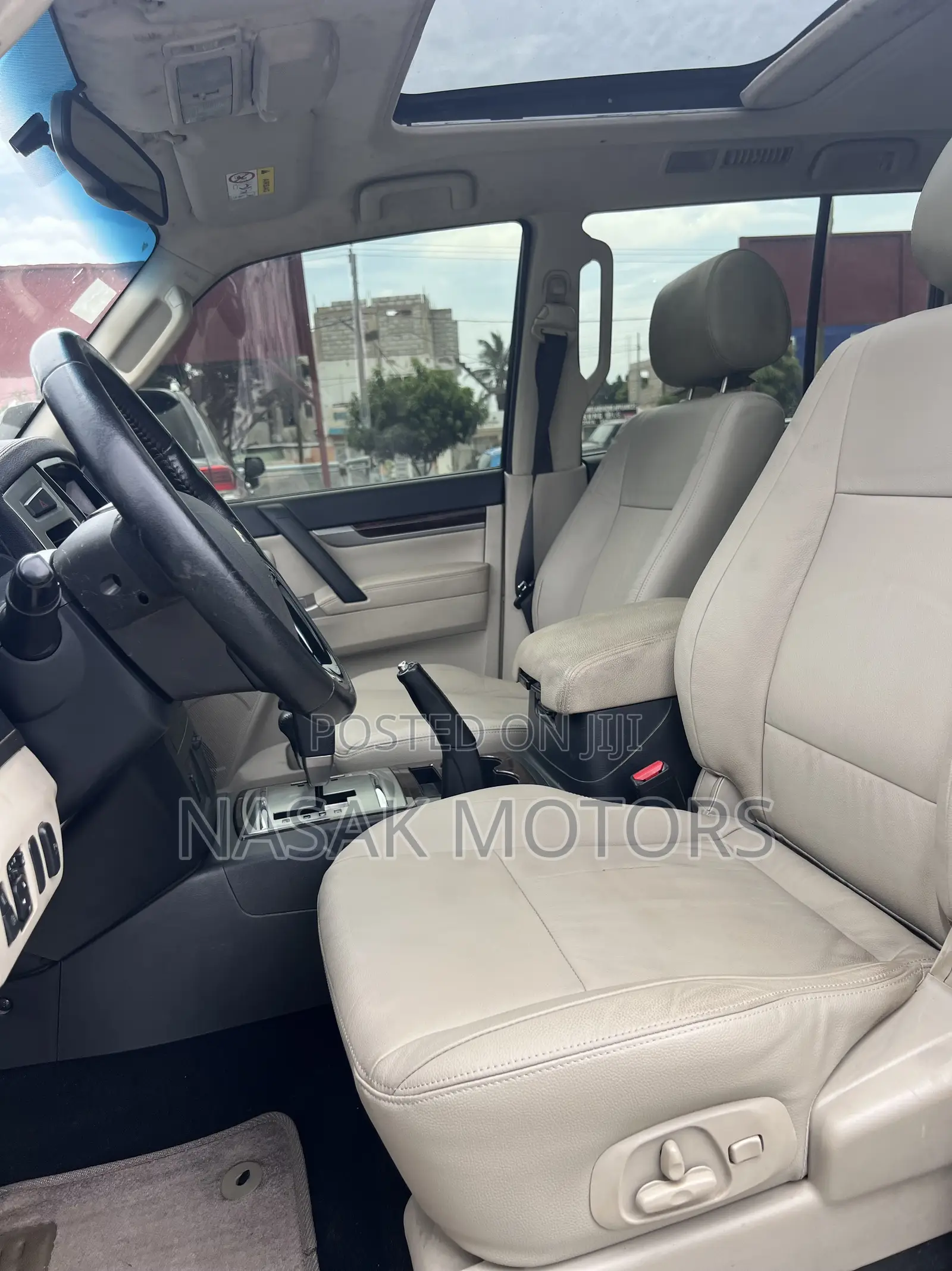 Mitsubishi Pajero V80 3.8 V6 GLS 2016 Gold