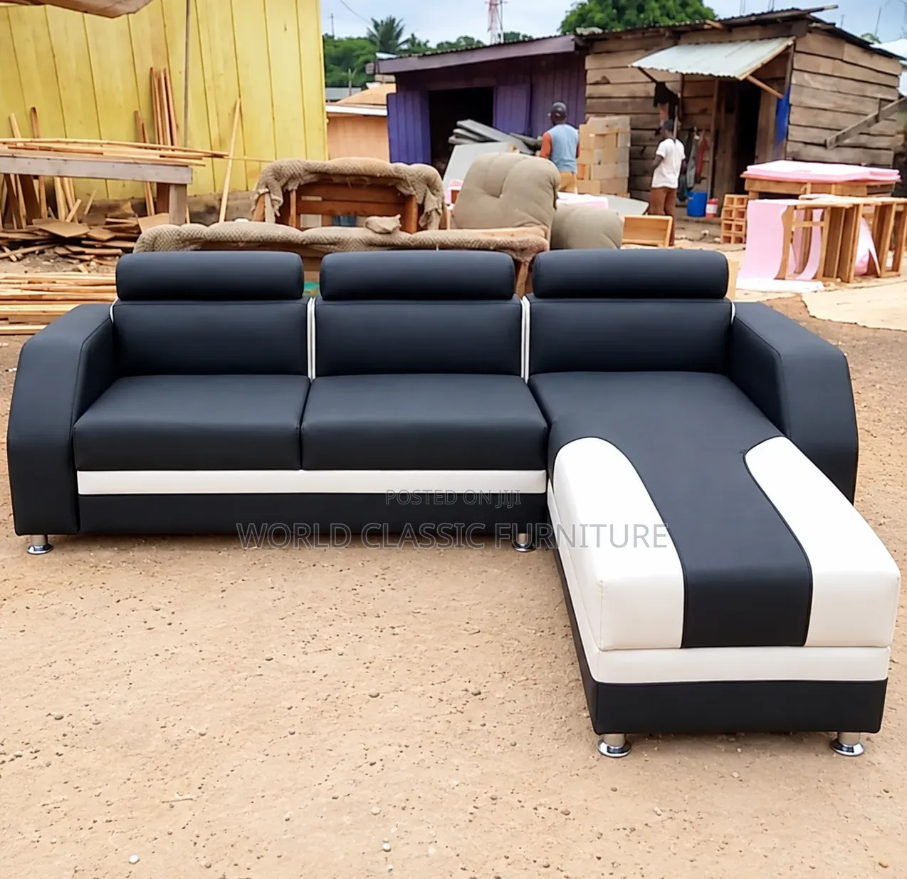 A Modern 3-Seater + Chaise Lounge Design in Black and White (