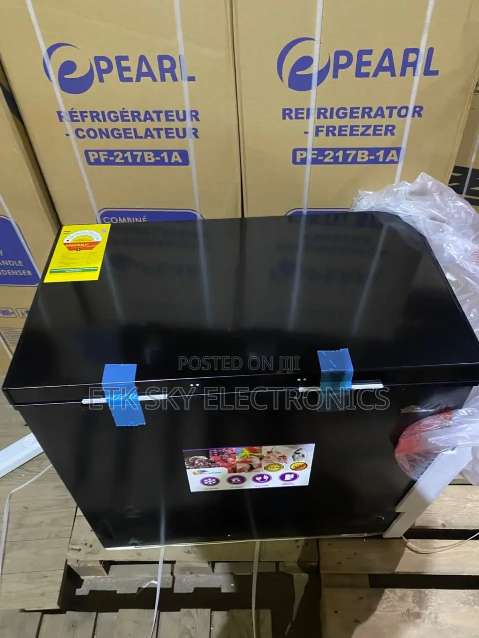Massive Rainbow 200litres Chest Freezer
