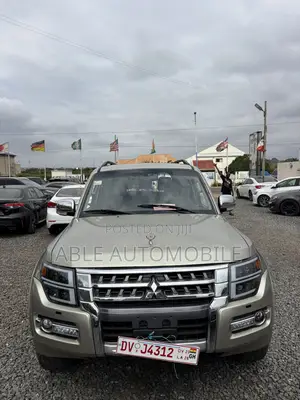 Mitsubishi Pajero V80 3.8 V6 GLS 2016 Gold