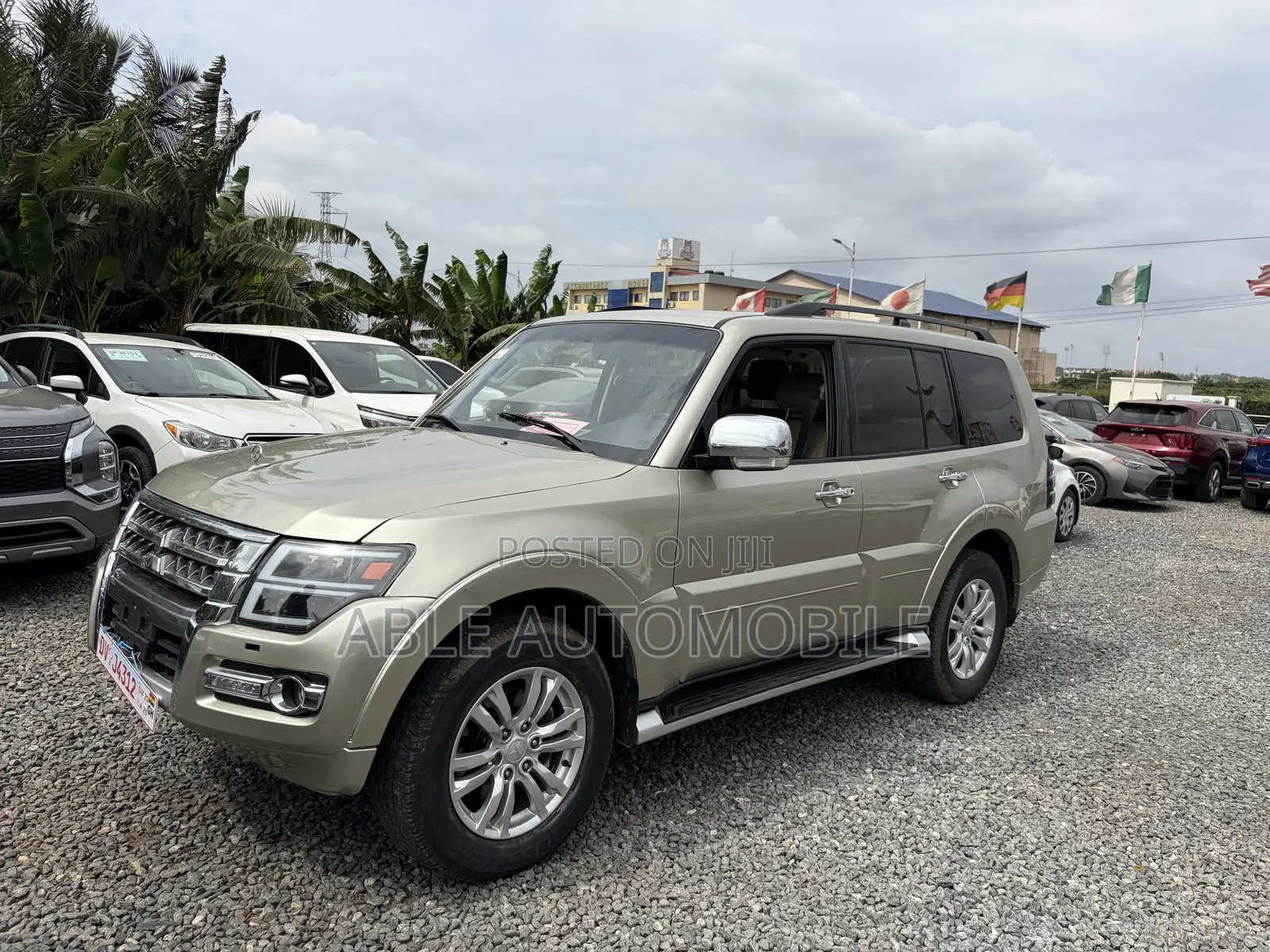 Mitsubishi Pajero V80 3.8 V6 GLS 2016 Gold