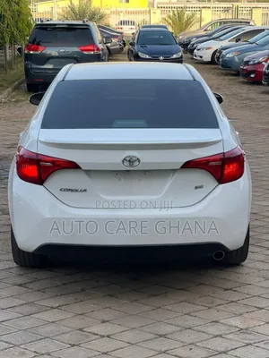 Toyota Corolla SE (1.8L 4cyl 2A) 2018 White
