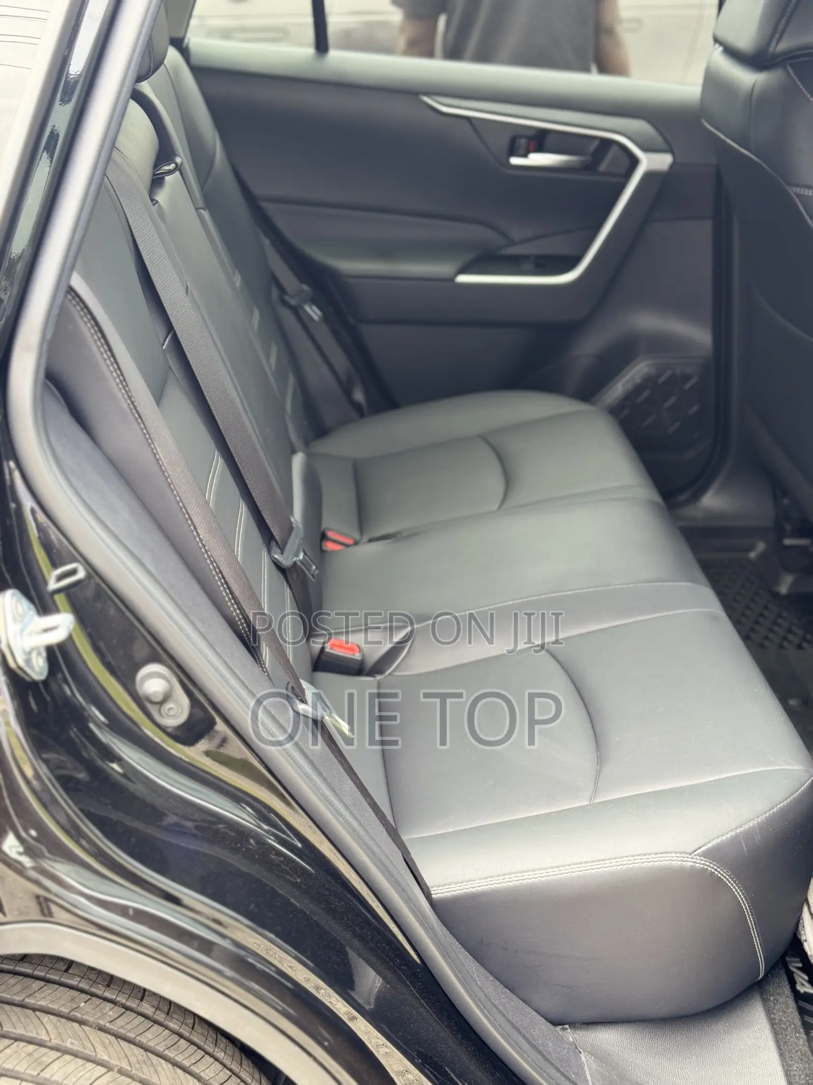 Toyota RAV4 XLE 2022 Black