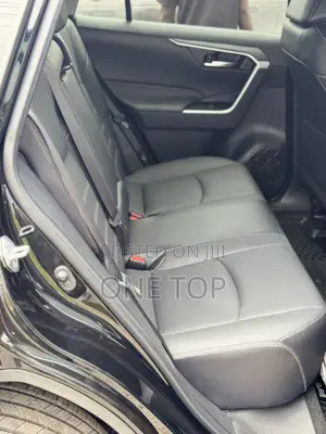 Toyota RAV4 XLE 2022 Black