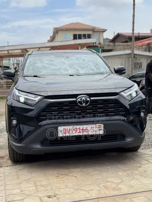 Toyota RAV4 XLE 2022 Black