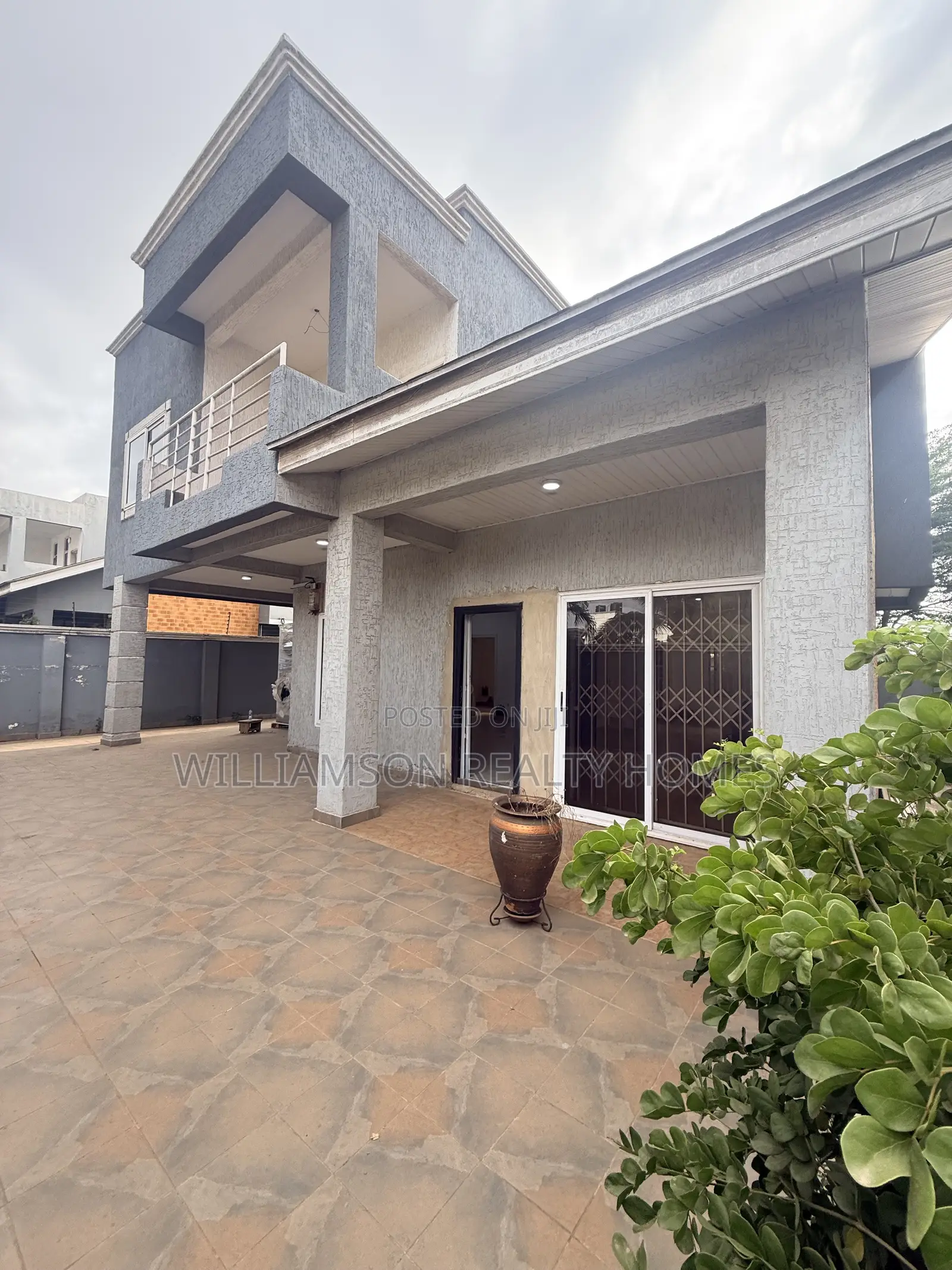 4bdrm House in Hfc Estate Area, Spintex for rent