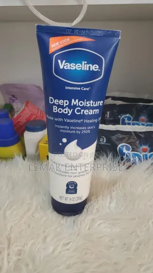 Vaseline Intensive Care Deep Moisture Body Cream 255g