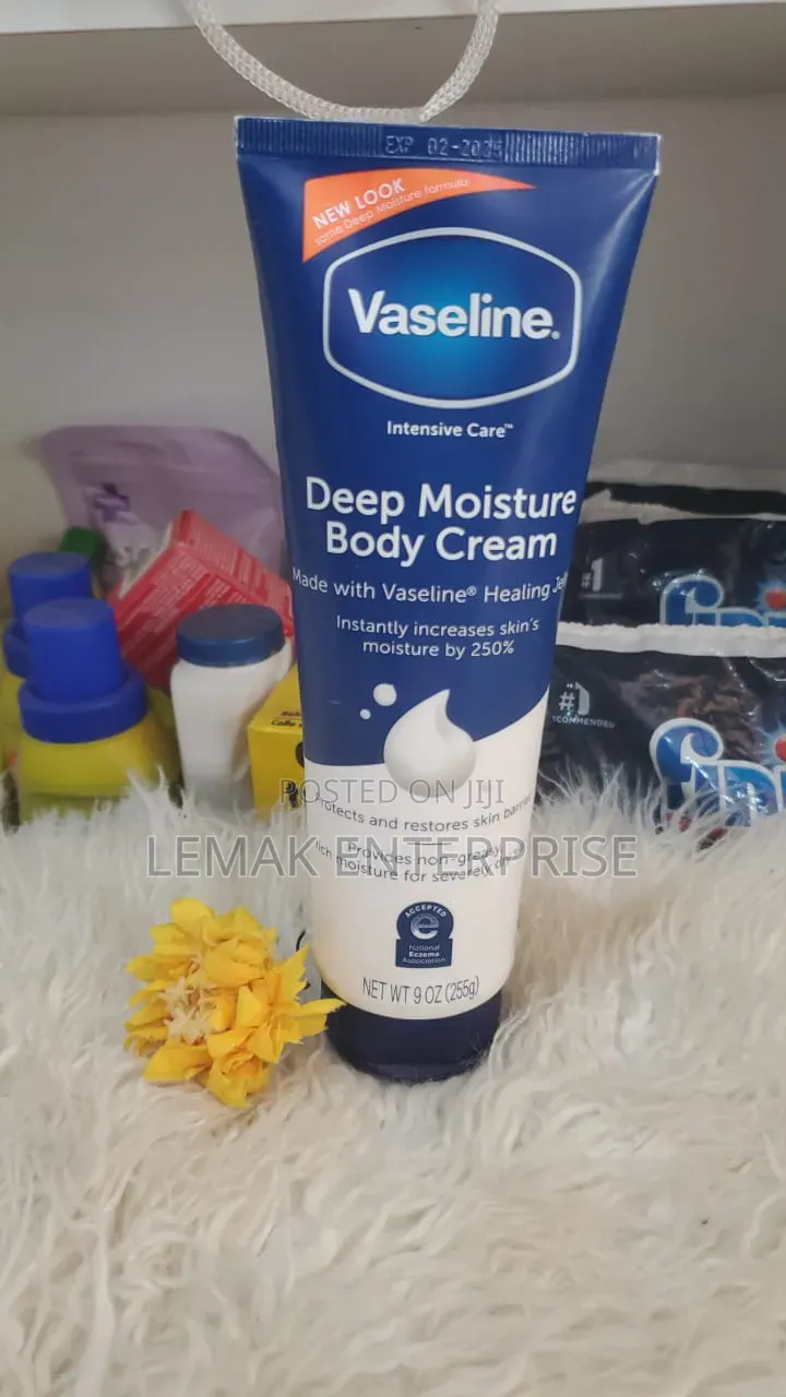 Vaseline Intensive Care Deep Moisture Body Cream 255g