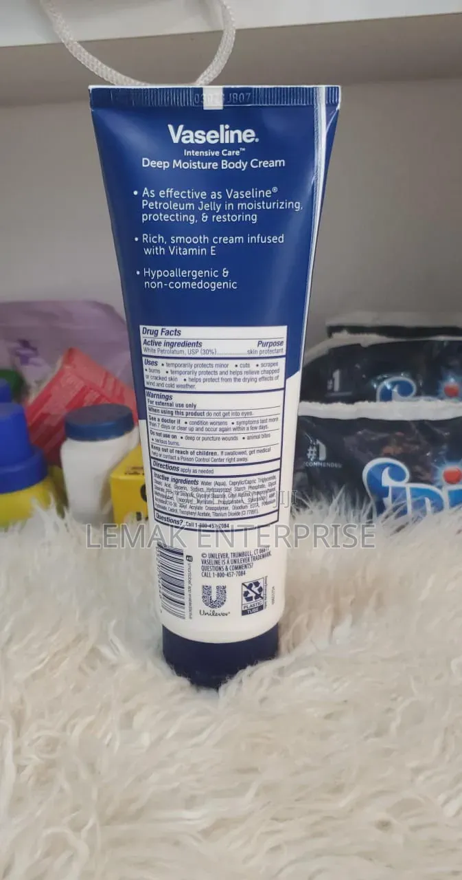 Vaseline Intensive Care Deep Moisture Body Cream 255g