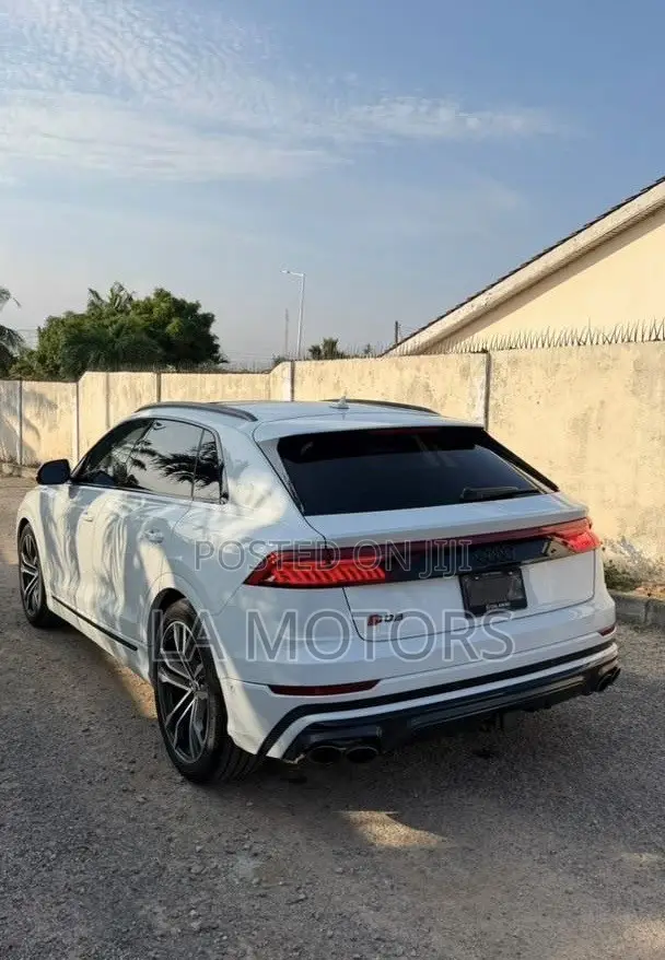 Audi Q8 2023 White