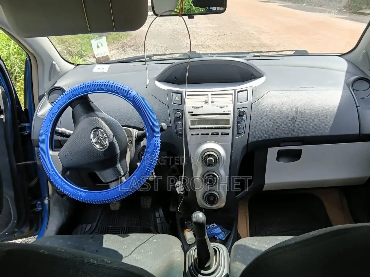 Toyota Yaris Base Hatchback 5dr 2010 Blue