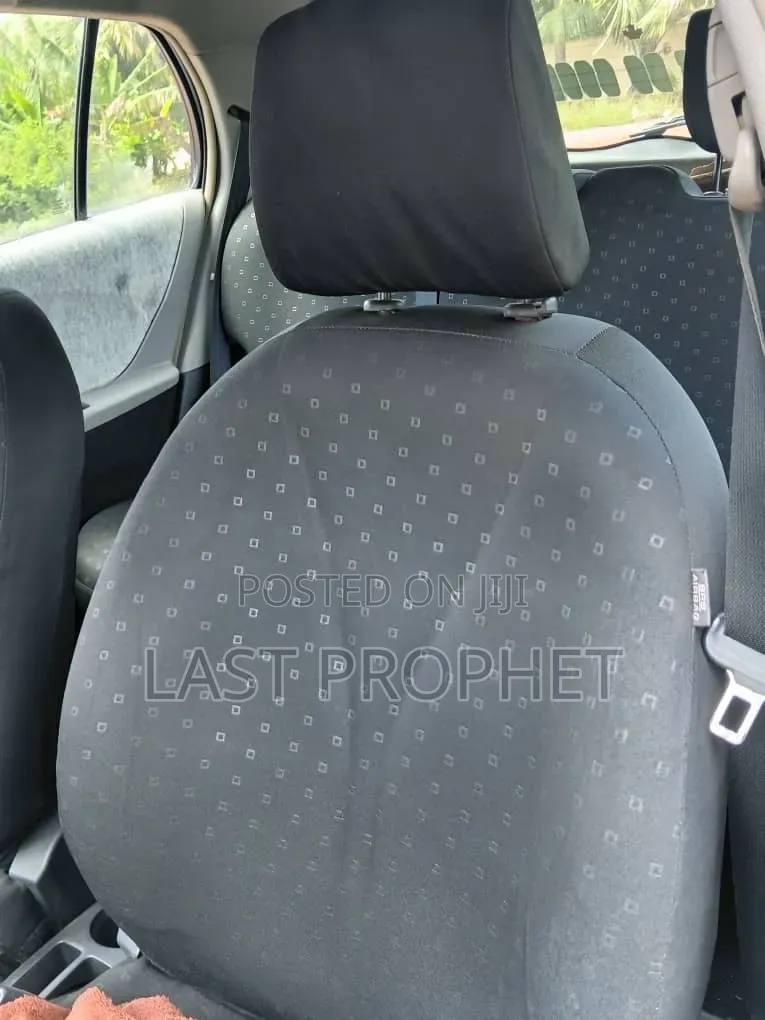 Toyota Yaris Base Hatchback 5dr 2010 Blue