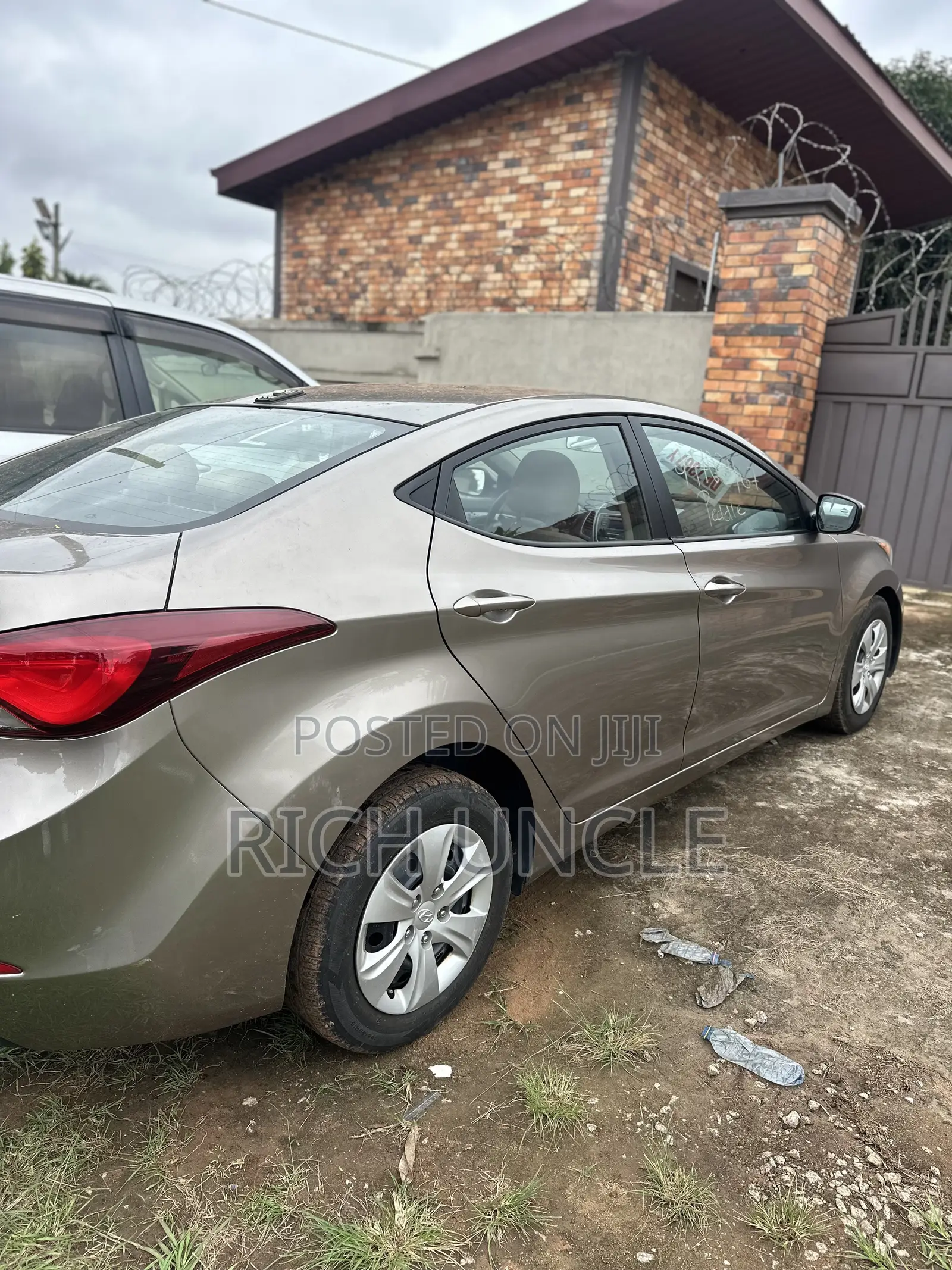 Hyundai Elantra 2016 Brown