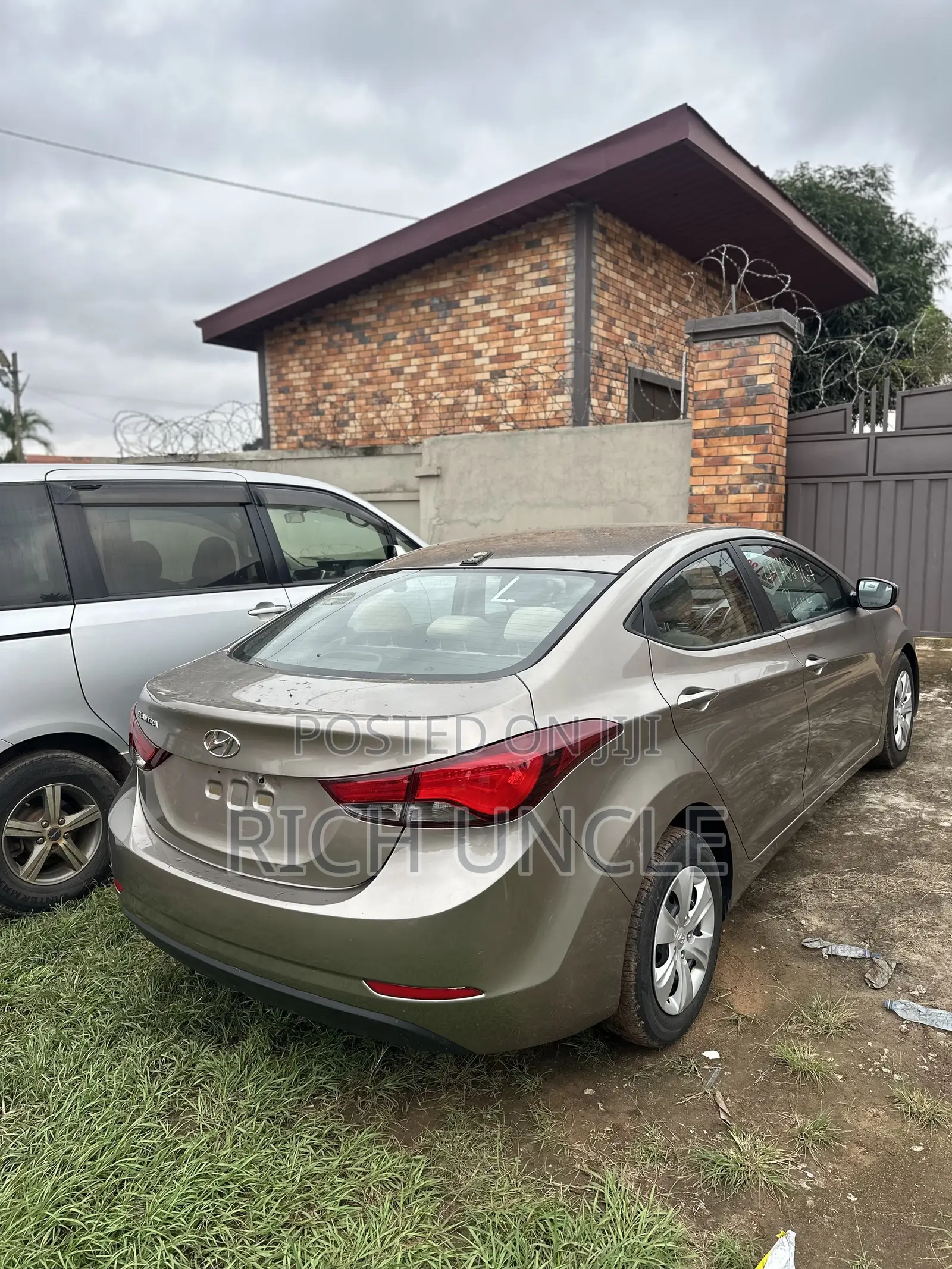 Hyundai Elantra 2016 Brown