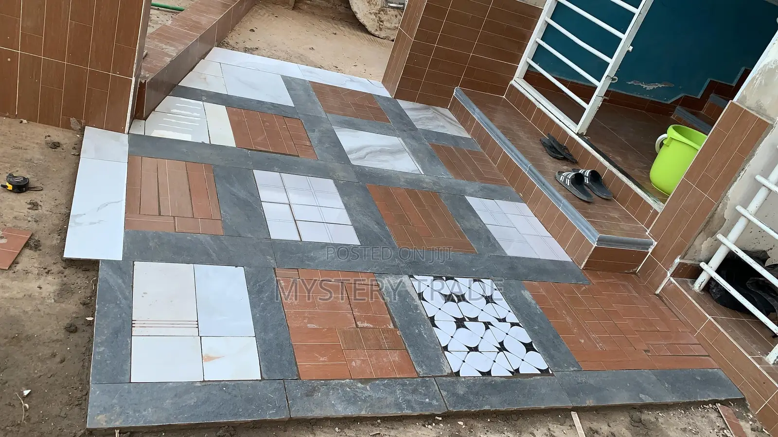 Professional Indoor Outdoor Tiler