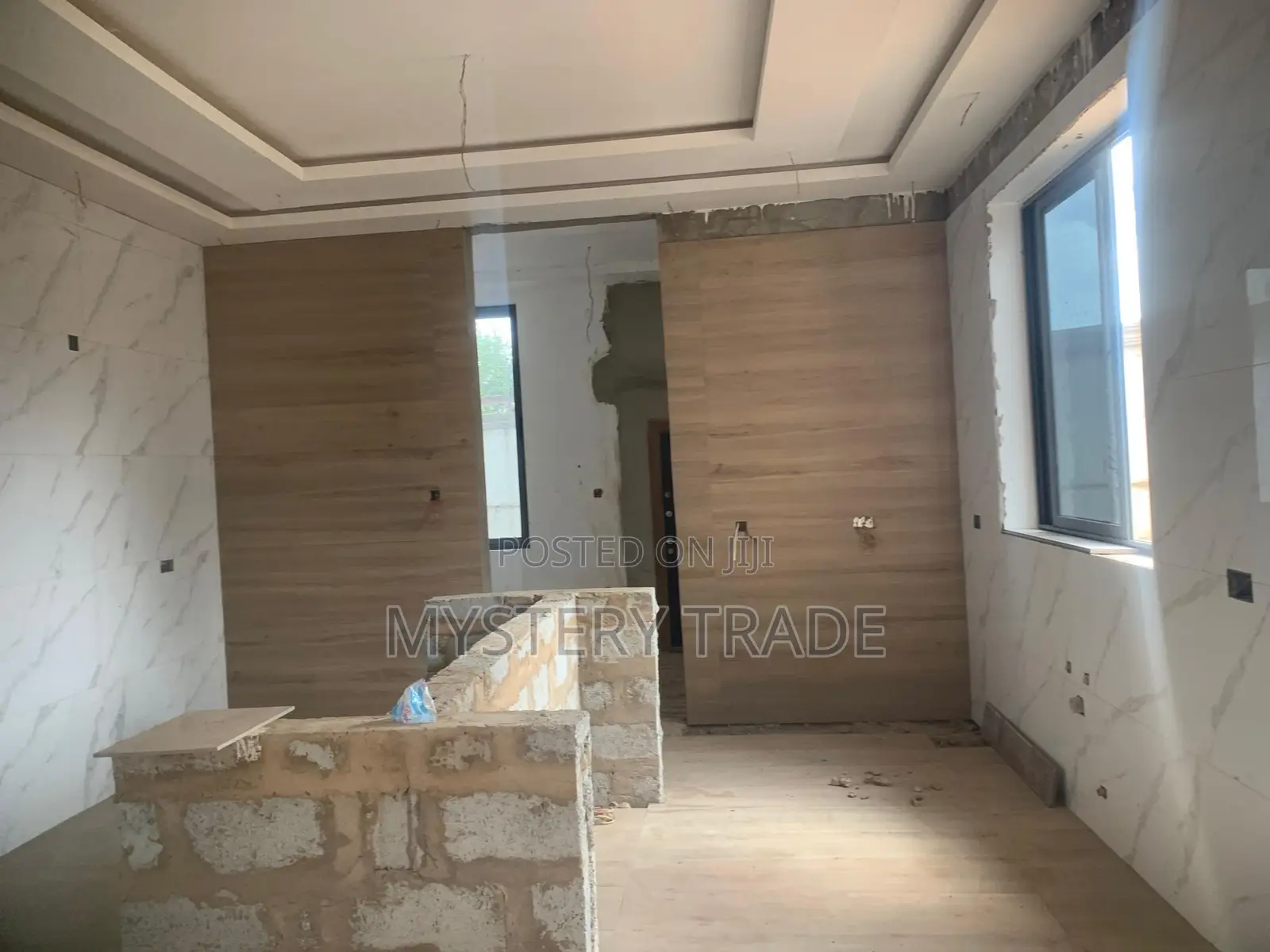 Professional Indoor Outdoor Tiler