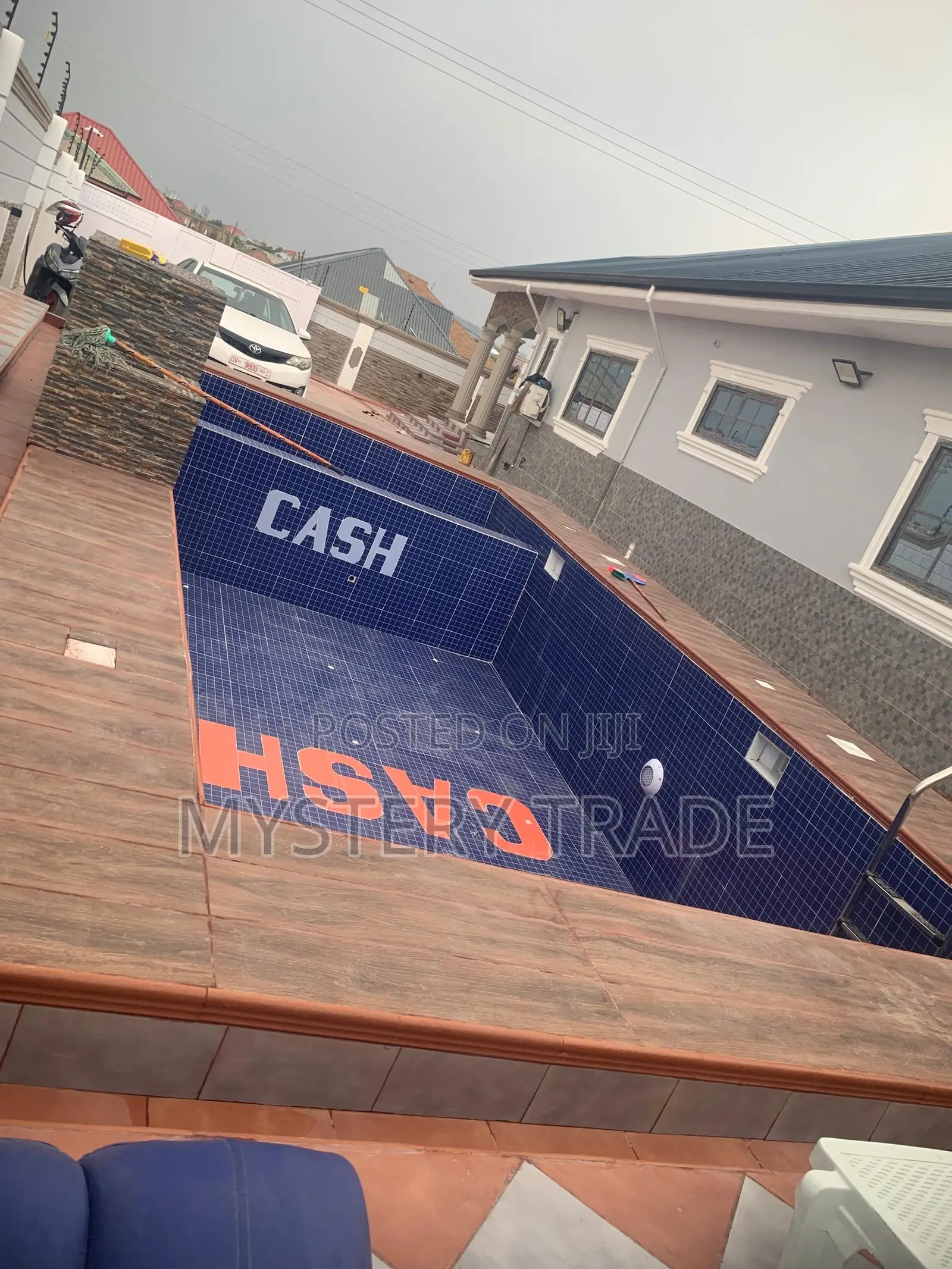 Professional Indoor Outdoor Tiler