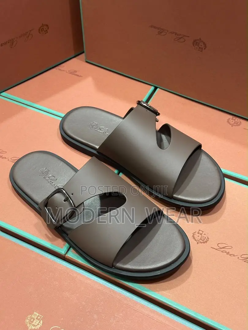 Loro Slippers
