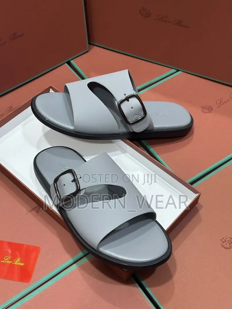 Loro Slippers