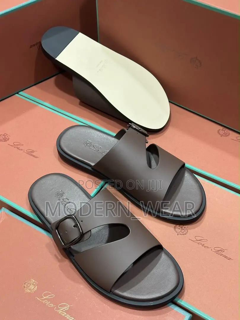 Loro Slippers