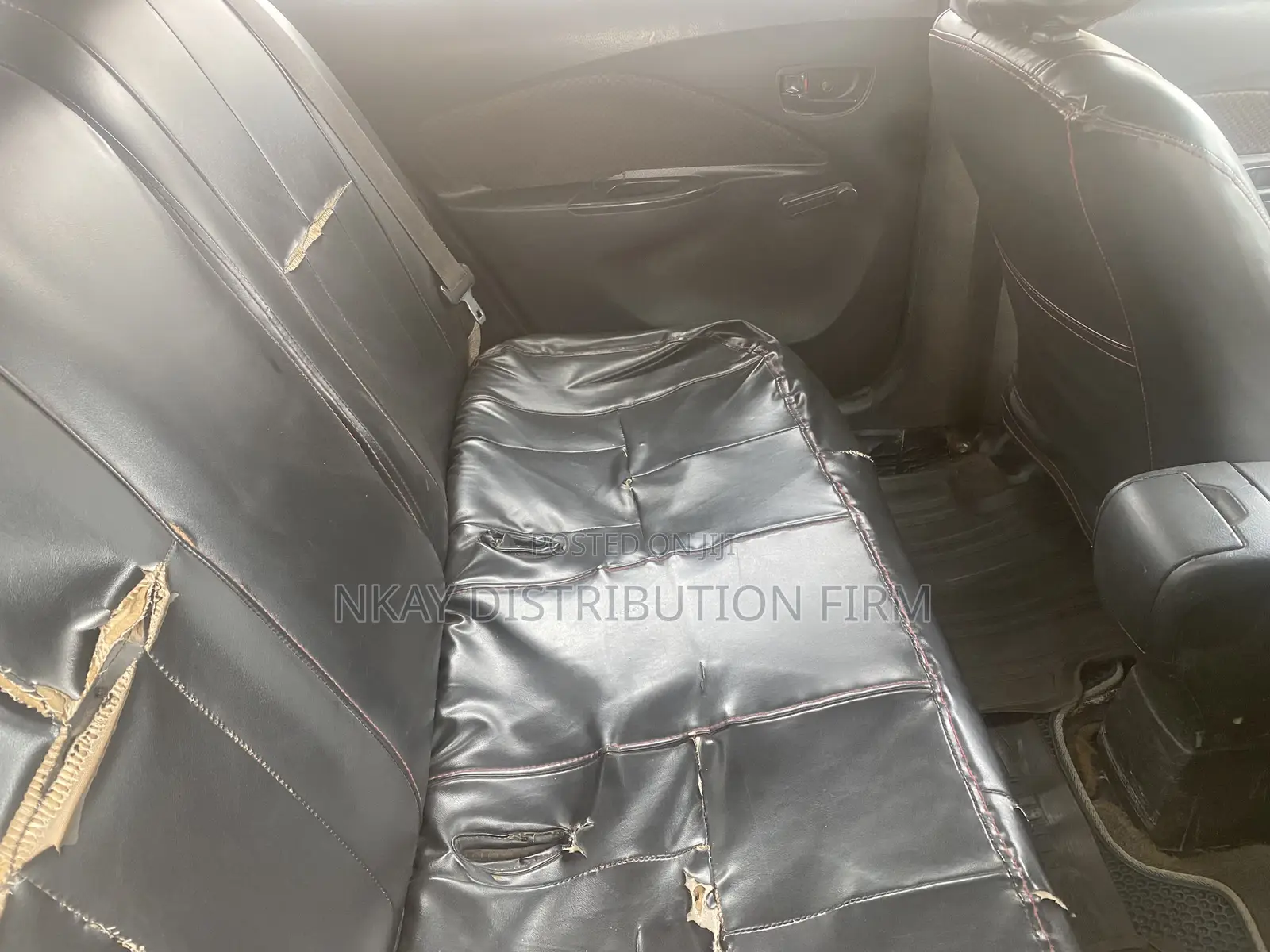 Toyota Yaris Base Sedan 4dr 2010 Gray