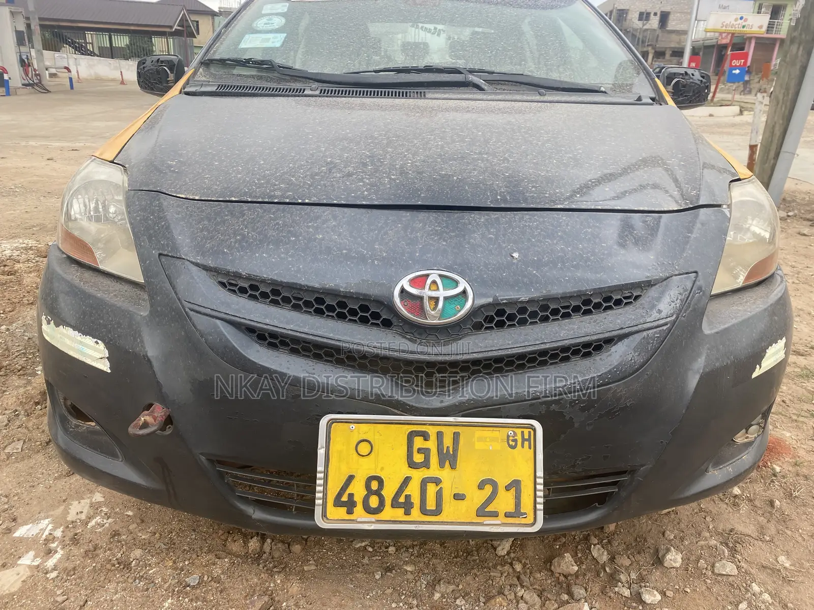 Toyota Yaris Base Sedan 4dr 2010 Gray