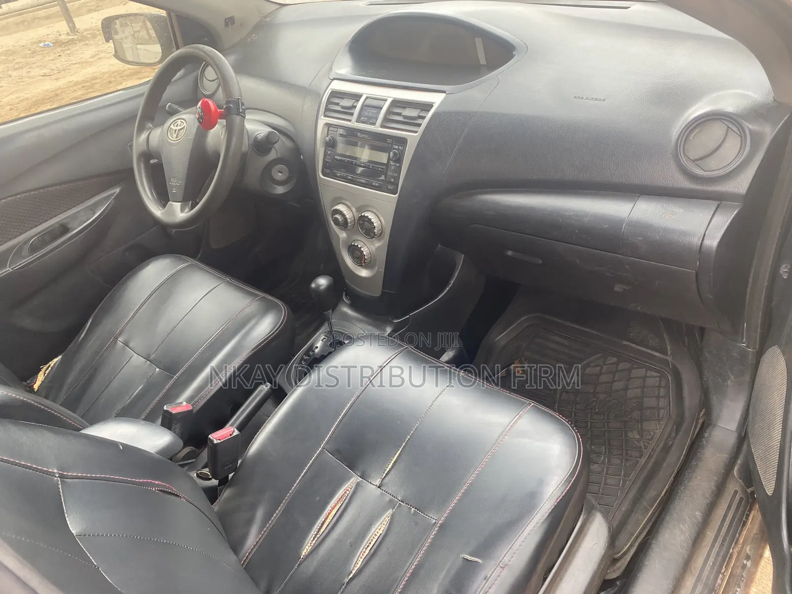 Toyota Yaris Base Sedan 4dr 2010 Gray