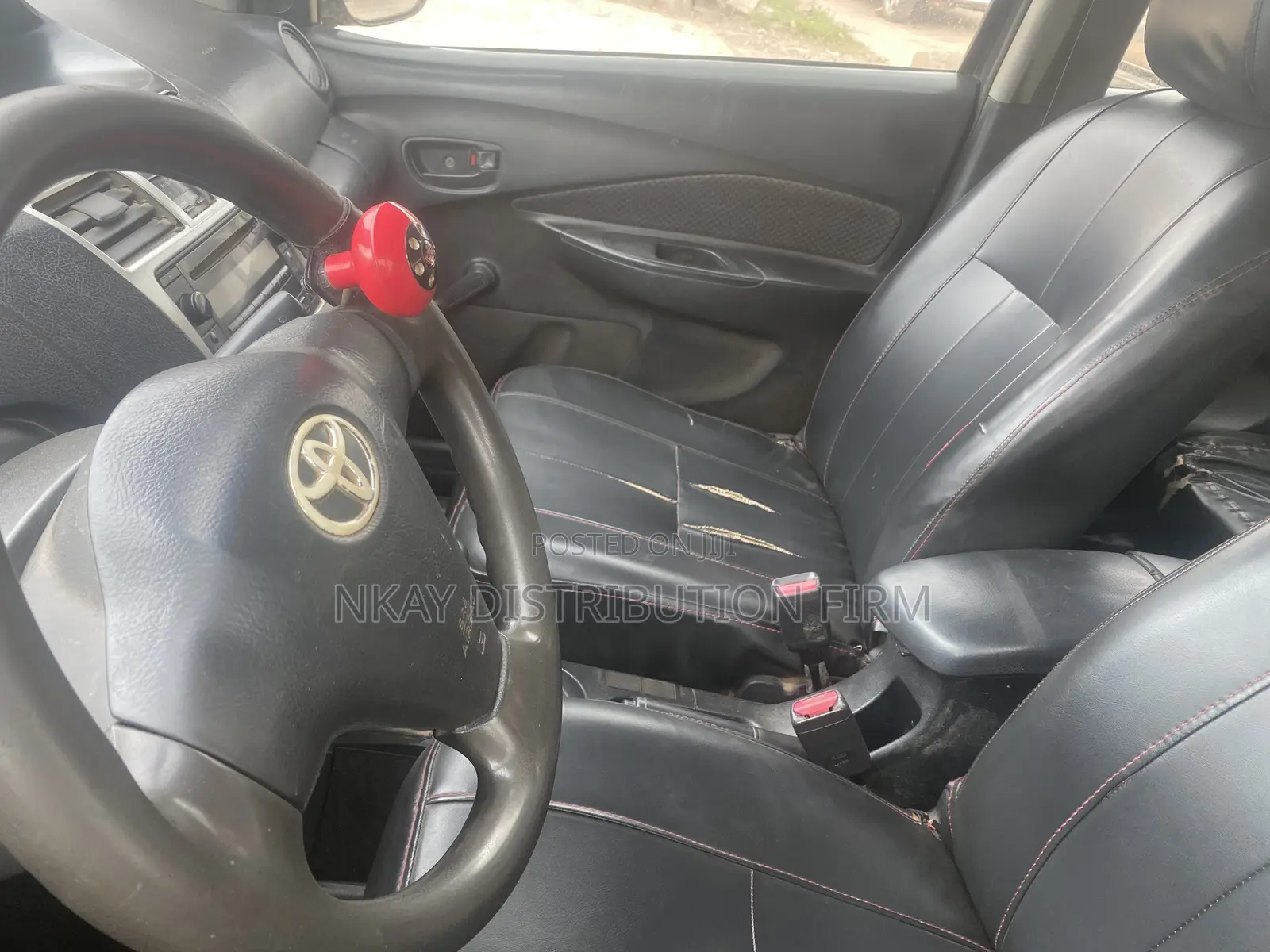 Toyota Yaris Base Sedan 4dr 2010 Gray