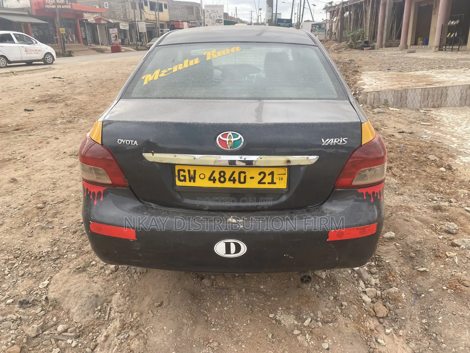 Toyota Yaris Base Sedan 4dr 2010 Gray