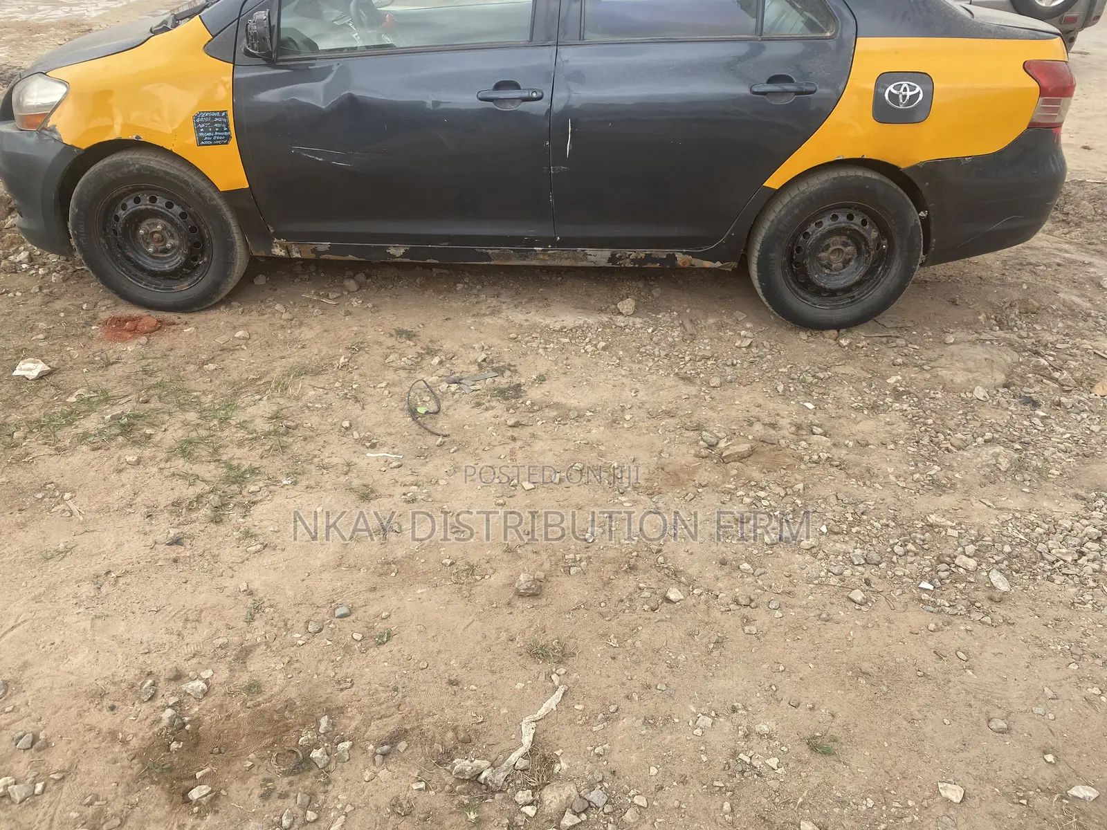 Toyota Yaris Base Sedan 4dr 2010 Gray