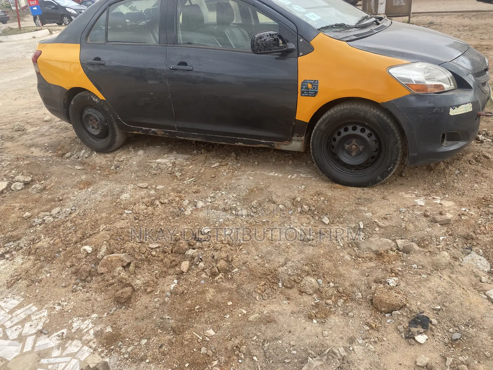 Toyota Yaris Base Sedan 4dr 2010 Gray