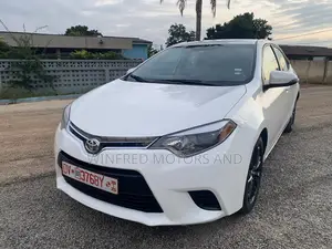 Toyota Corolla S 4dr Sedan (1.8L 4cyl CVT) 2015 White