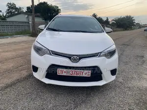 Toyota Corolla S 4dr Sedan (1.8L 4cyl CVT) 2015 White