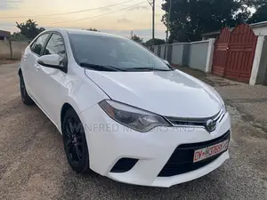 Toyota Corolla S 4dr Sedan (1.8L 4cyl CVT) 2015 White