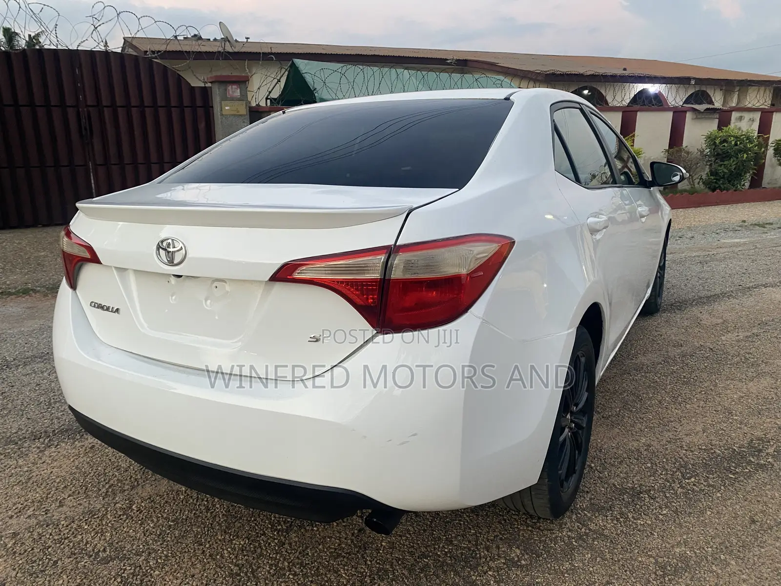 Toyota Corolla S 4dr Sedan (1.8L 4cyl CVT) 2015 White