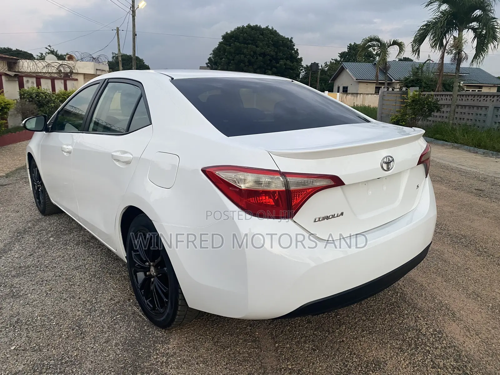 Toyota Corolla S 4dr Sedan (1.8L 4cyl CVT) 2015 White