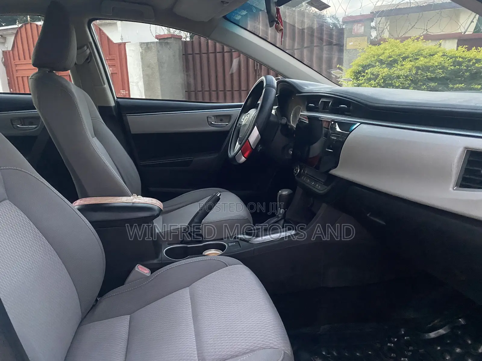 Toyota Corolla S 4dr Sedan (1.8L 4cyl CVT) 2015 White