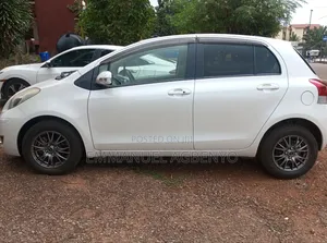 Toyota Vitz 1.3 FWD 5dr 2010 White