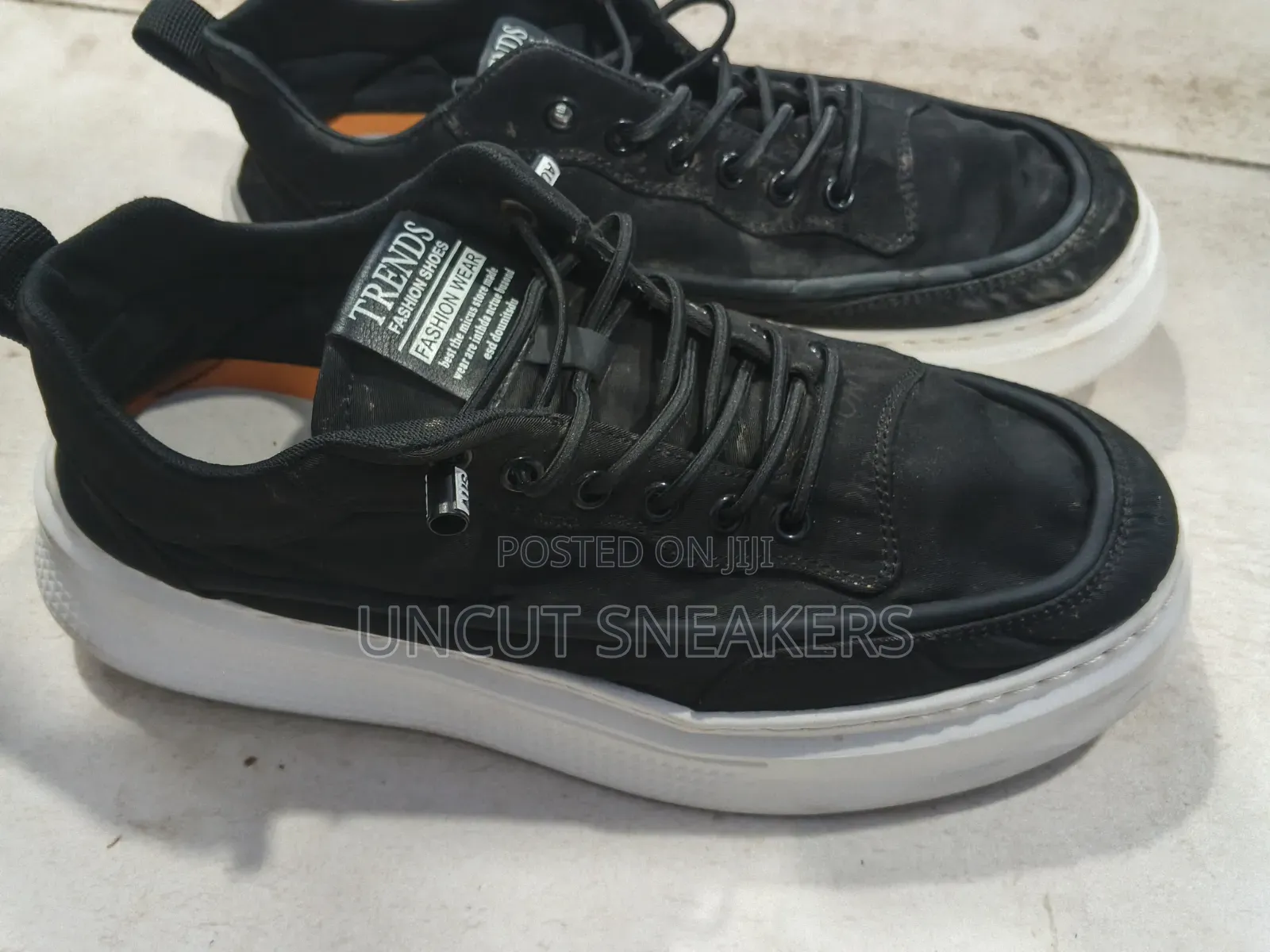 Very Neat and Pure Leather.