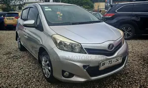 Toyota Vitz 1.3 AWD 3dr 2012 Silver