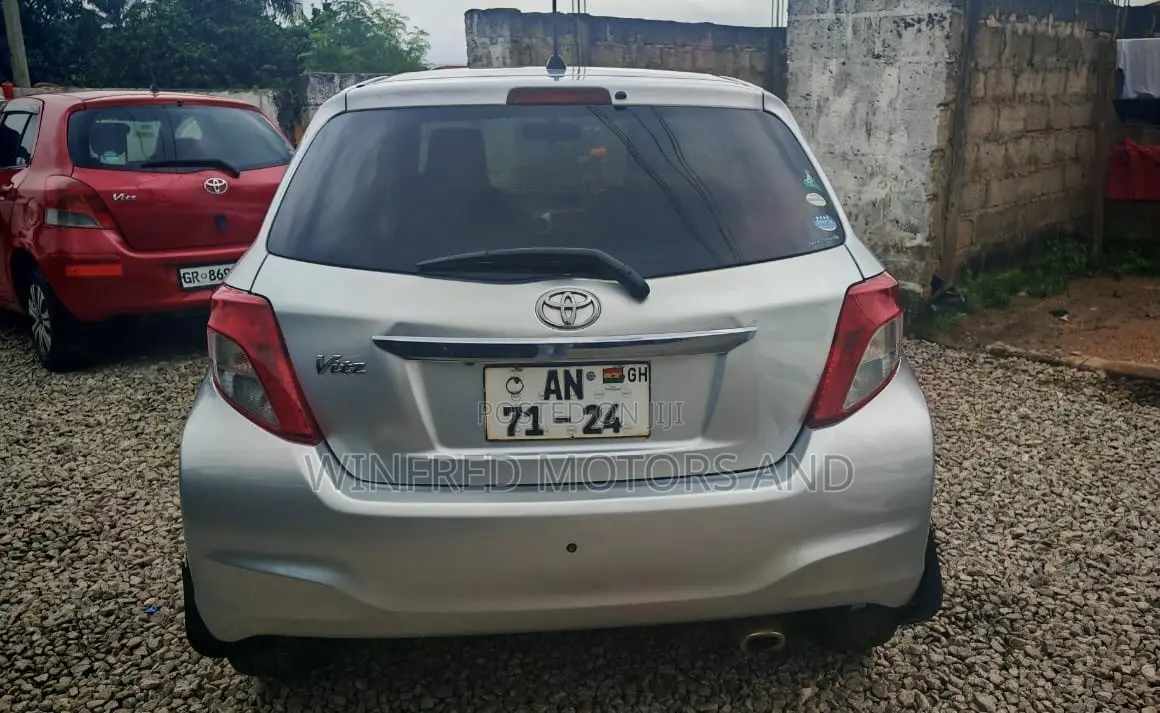 Toyota Vitz 1.3 AWD 3dr 2012 Silver