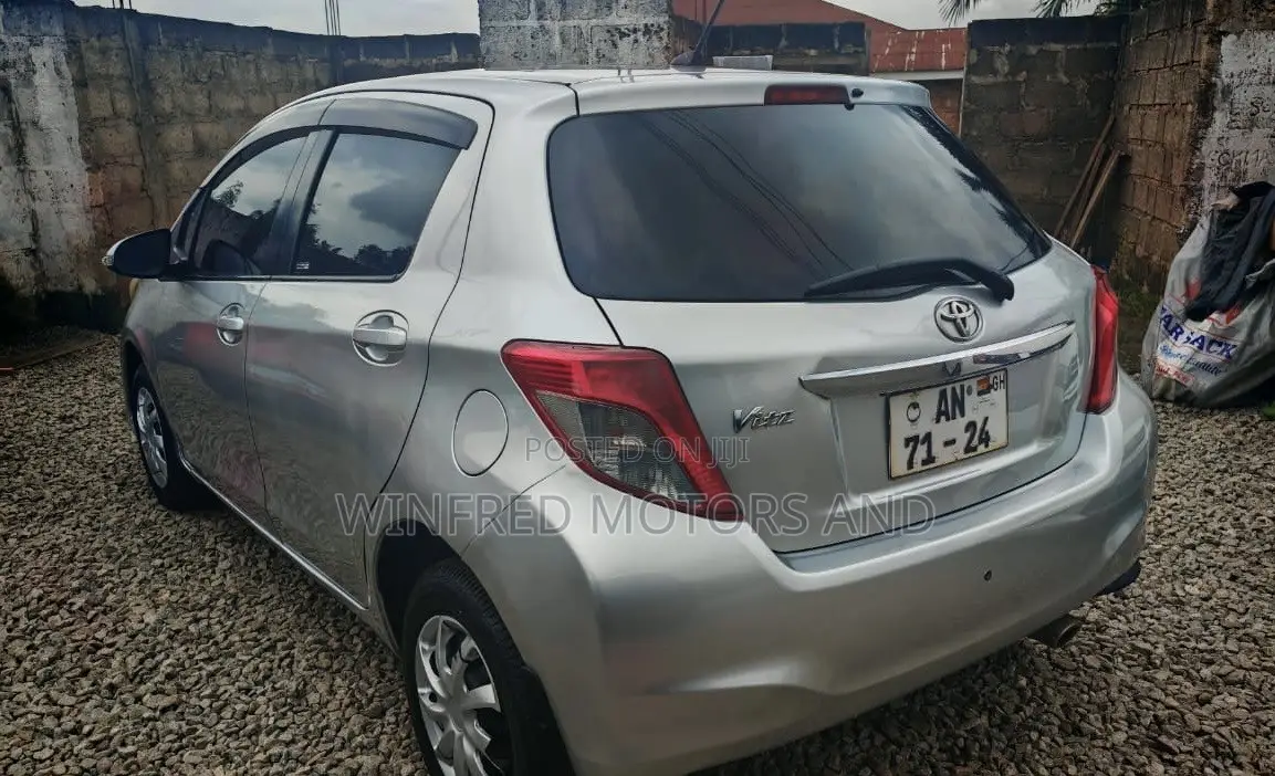 Toyota Vitz 1.3 AWD 3dr 2012 Silver
