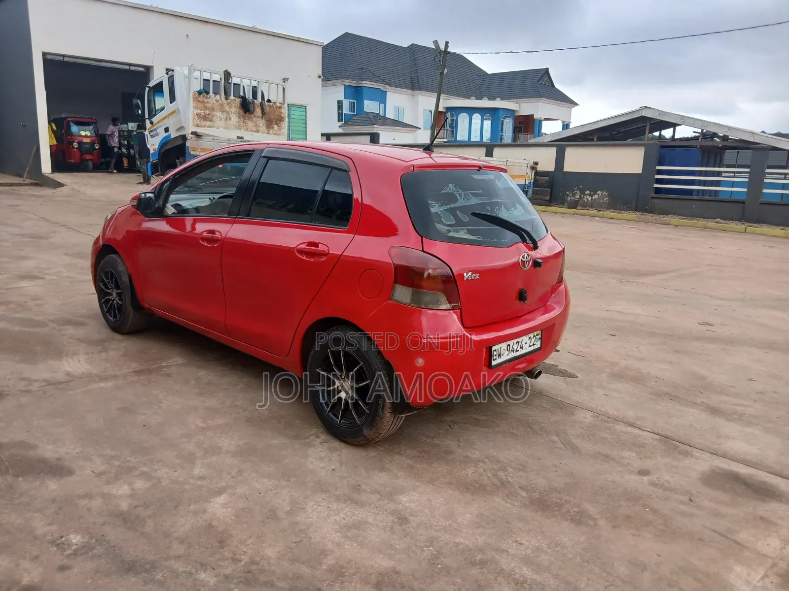 Toyota Vitz 2010 Red