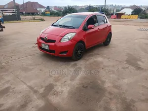 Toyota Vitz 2010 Red