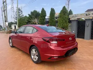 Hyundai Elantra 2019 Red