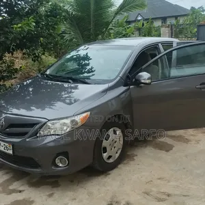 Toyota Corolla LE 4dr Sedan (1.8L 4cyl 4A) 2013 Gray
